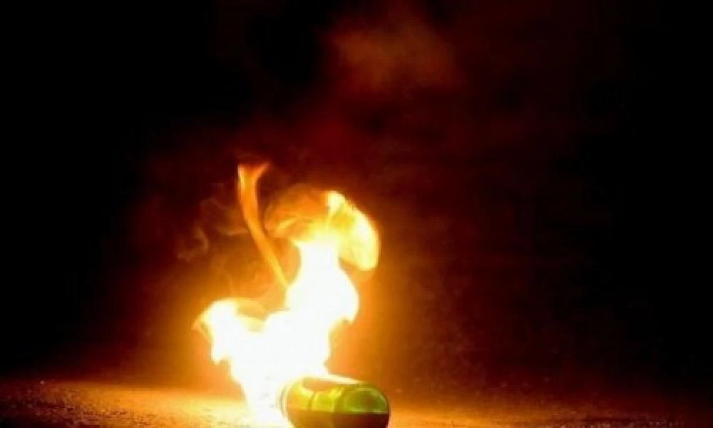 Ενέδρα σε περιπολικό στην Ούλοφ Πάλμε - Έριξαν μολότοφ